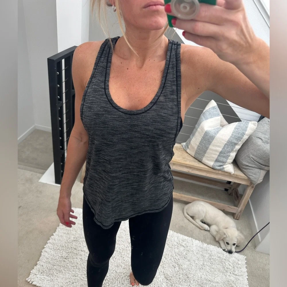 Lululemon Essential Charcoal Gray Racerback Active Tank Top Stylish Yoga Size 6 - Picture 3 of 12